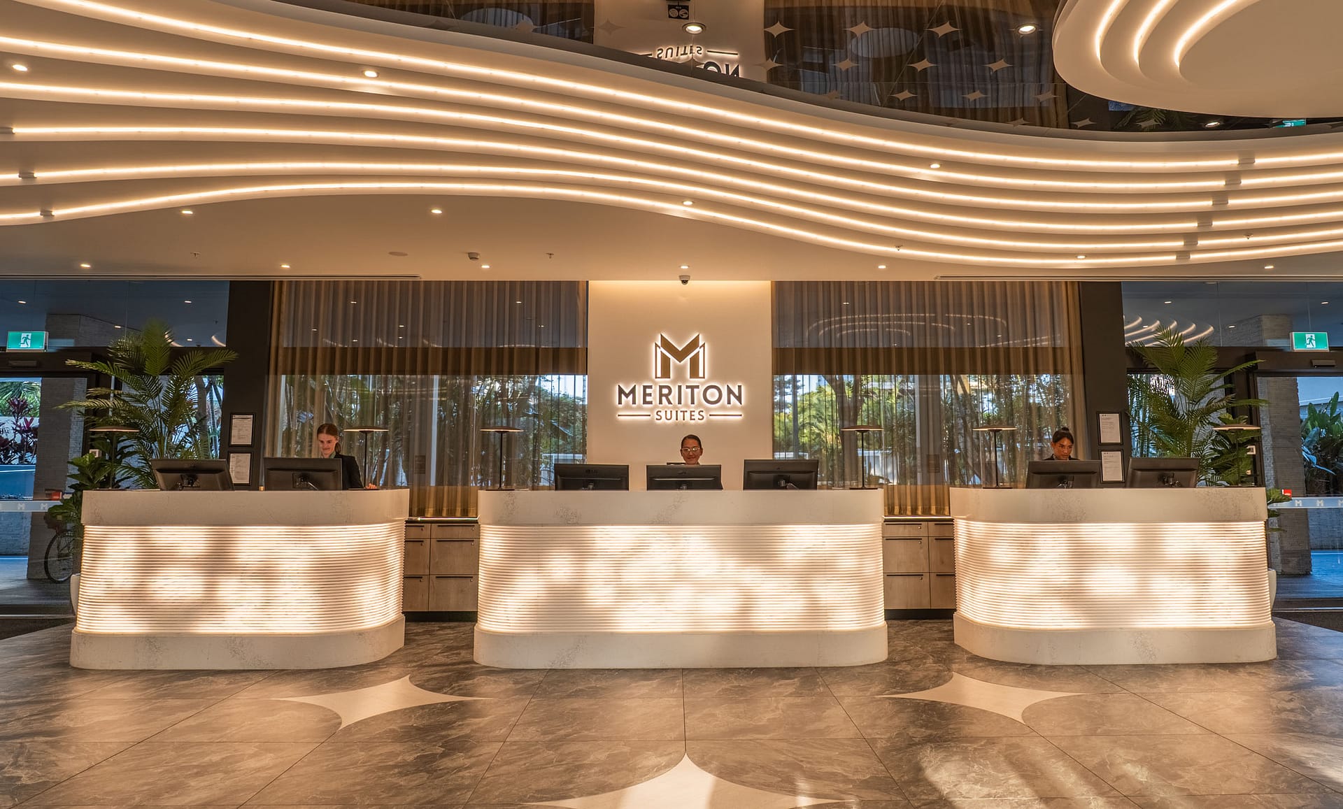 Luxury hotel suite in Broadbeach – Meriton Suites by OnLoop Studio